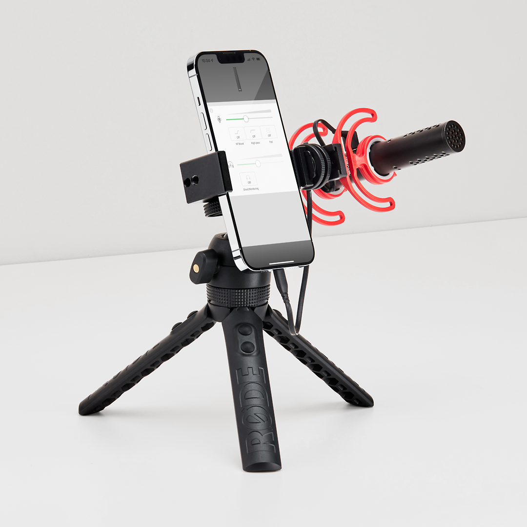 VideoMic GO II on Tripod 2 with mobile phone showing RØDE Central
